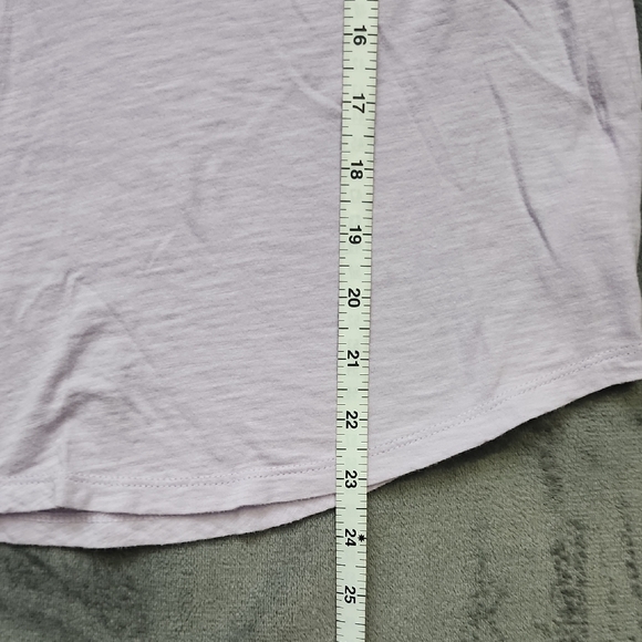 Old Navy Light Lavender V-Neck Short Sleeve Tee - Picture 4 of 6